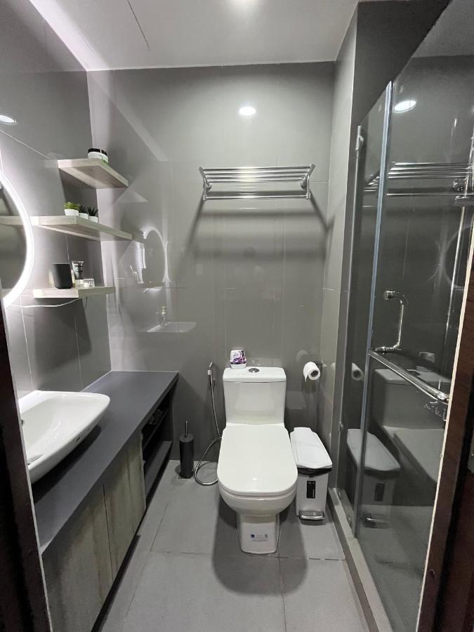 Homey 1 Bedroom Unit At Air Residences Makati City Екстер'єр фото