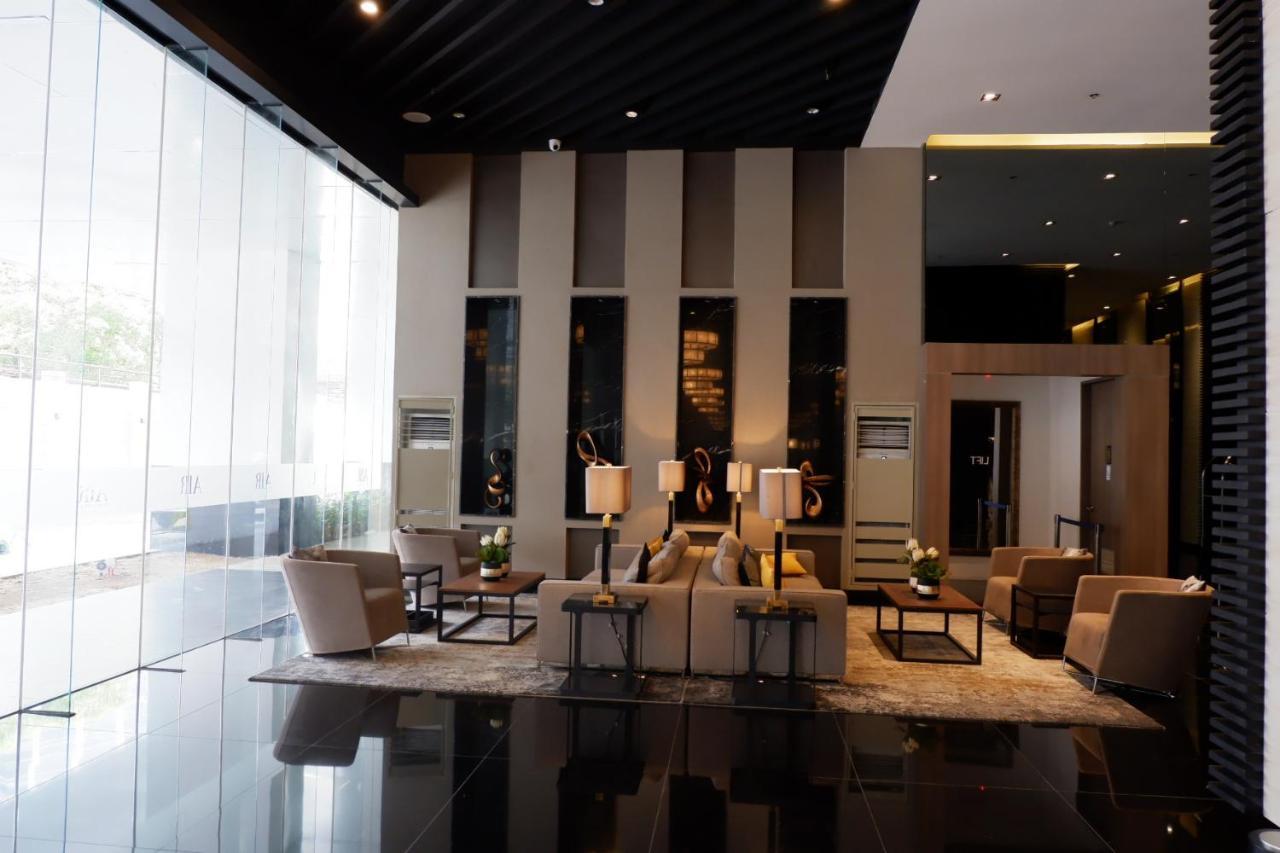 Homey 1 Bedroom Unit At Air Residences Makati City Екстер'єр фото