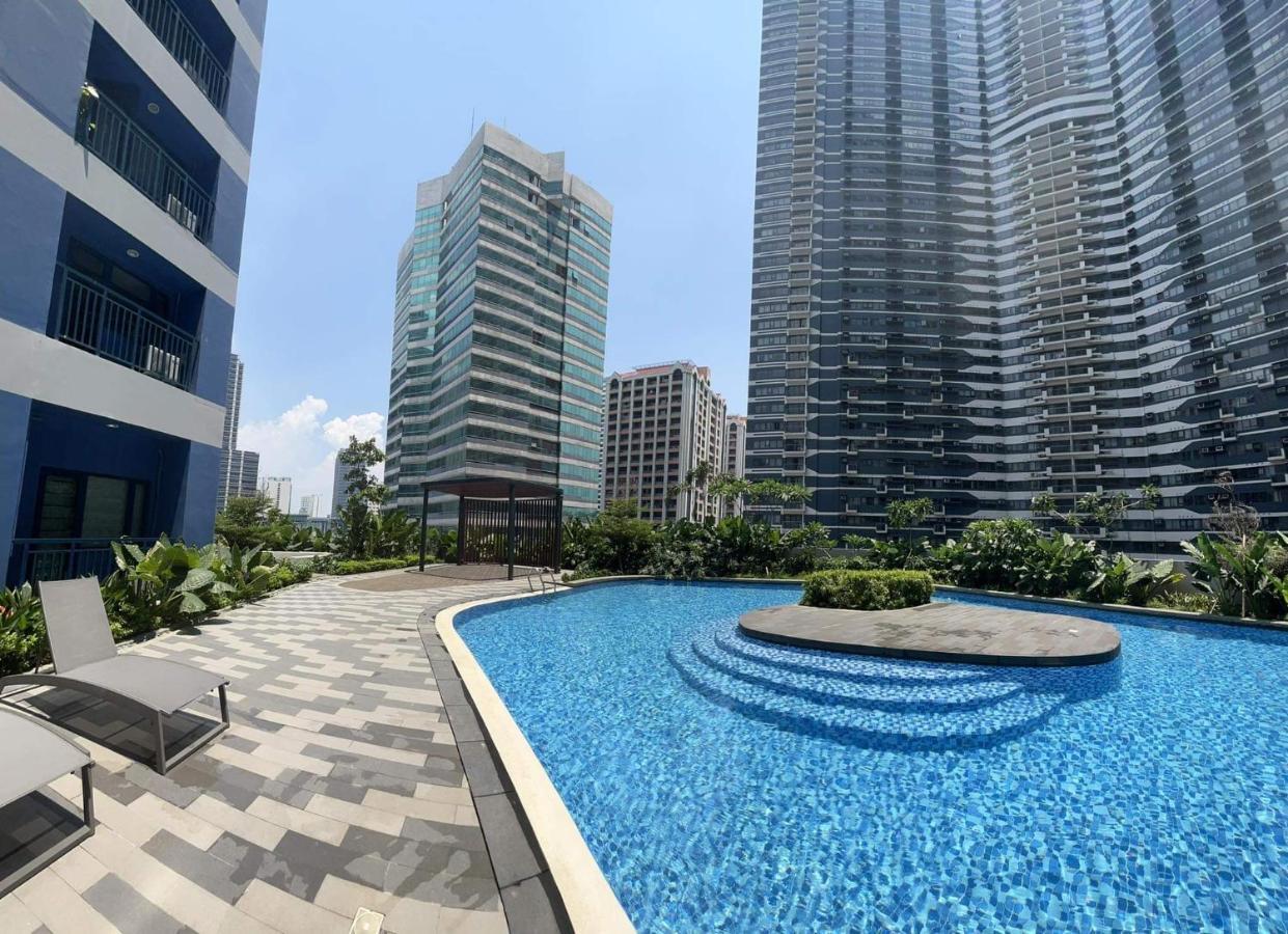 Homey 1 Bedroom Unit At Air Residences Makati City Екстер'єр фото