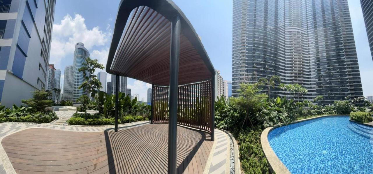 Homey 1 Bedroom Unit At Air Residences Makati City Екстер'єр фото